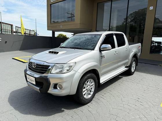 TOYOTA HILUX 3.0 SRV 4X4 CD 16V TURBO INTERCOOLER DIESEL 4P AUTOMÁTICO TOYOTA HILUX 3.0 SRV 4X4 CD 16V TURBO INTERCOOLER DIESEL 4P AUTOMÁTICO